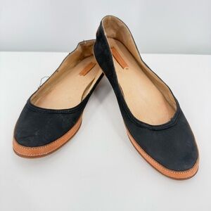 FRYE Black and Tan Flats Size 7.5
